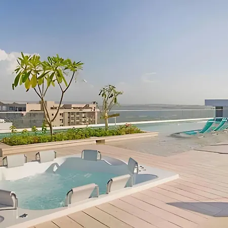 Luxury 2br Jacuzzi Sea View 14th Floor