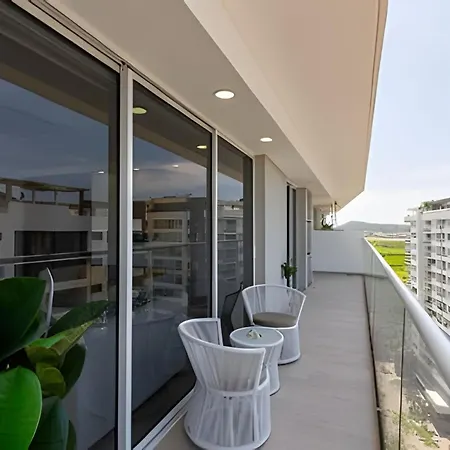 Luxury 2br Jacuzzi Sea View 14th Floor Apartamento