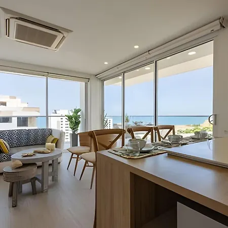 Luxury 2br Jacuzzi Sea View 14th Floor